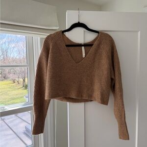 Aritzia Cropped V-Neck Sweater in Camel Tan